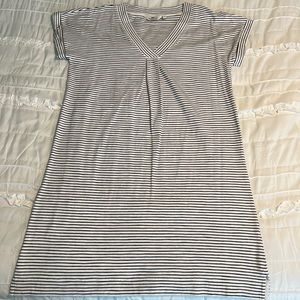 Vineyard Vines Dress, Size M, Excellent Condition, Smoke-free home